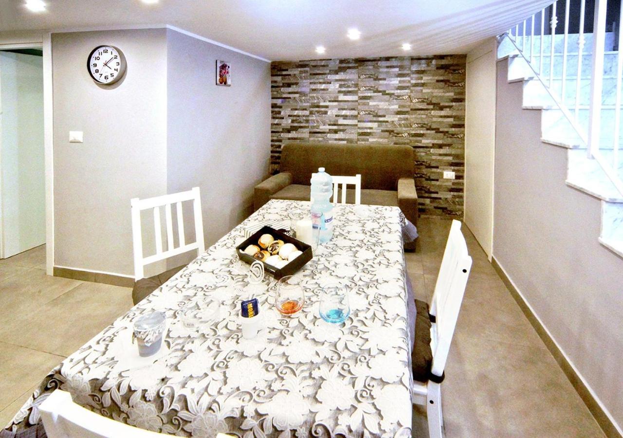 Апартаменты La Casa Di Helena Неаполь Экстерьер фото